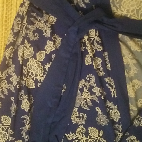 Laura Ashley Robe Size Medium - Picture 4 of 5